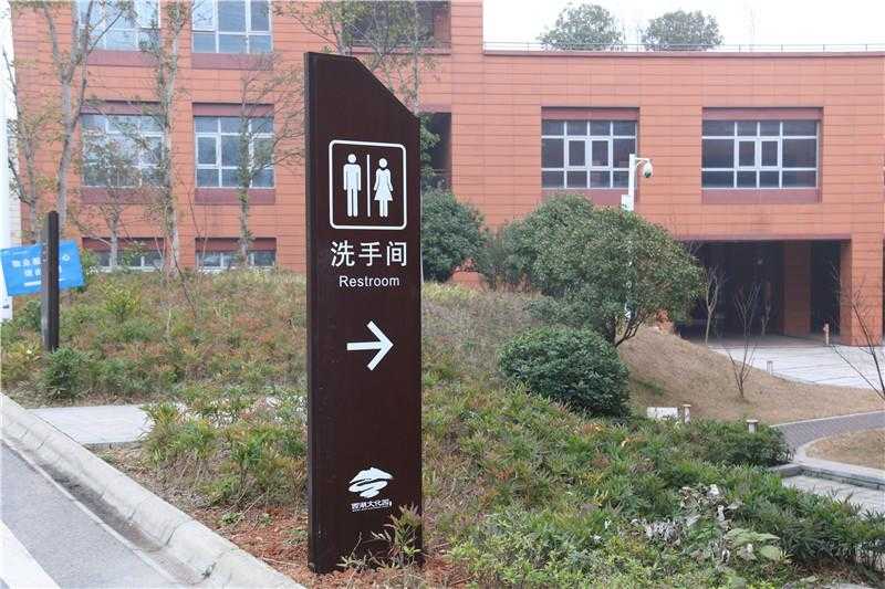 在標(biāo)識設(shè)計中，箭頭起到什么作用呢？