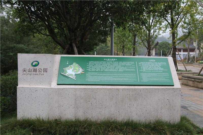 在標(biāo)牌制作中，我們需要注意哪些問題呢？